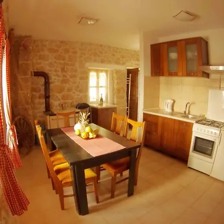 Apartment Two-bedroom In I Razanac